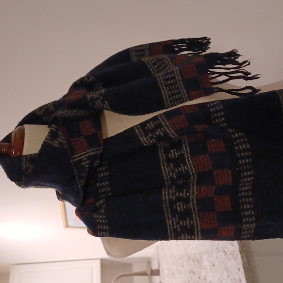American Eagle scarf navy orange printed graphic Aztec design tassels used - Picture 15 of 16